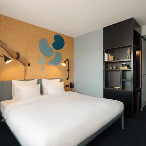conscious-hotel-the-tire-station.ihotelsrotterdam.com/